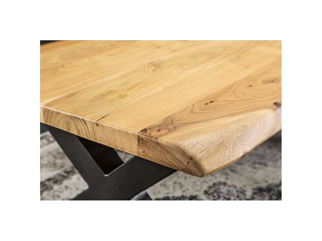 Couchtisch ARKAYA 110 cm aus massivem Akazienholz mit schwarzen Metallbeinen in X-Form