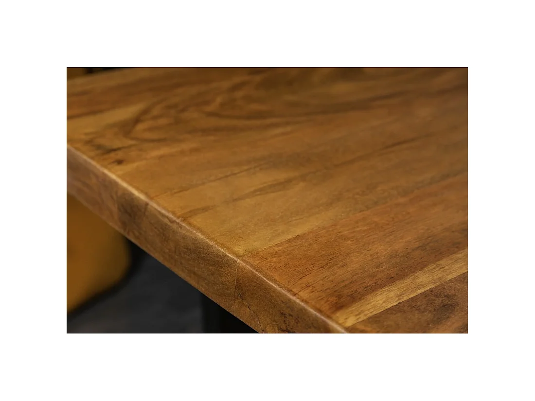 Couchtisch ARKAYA 110 cm aus massivem Akazienholz mit schwarzen Metallbeinen in U-Form