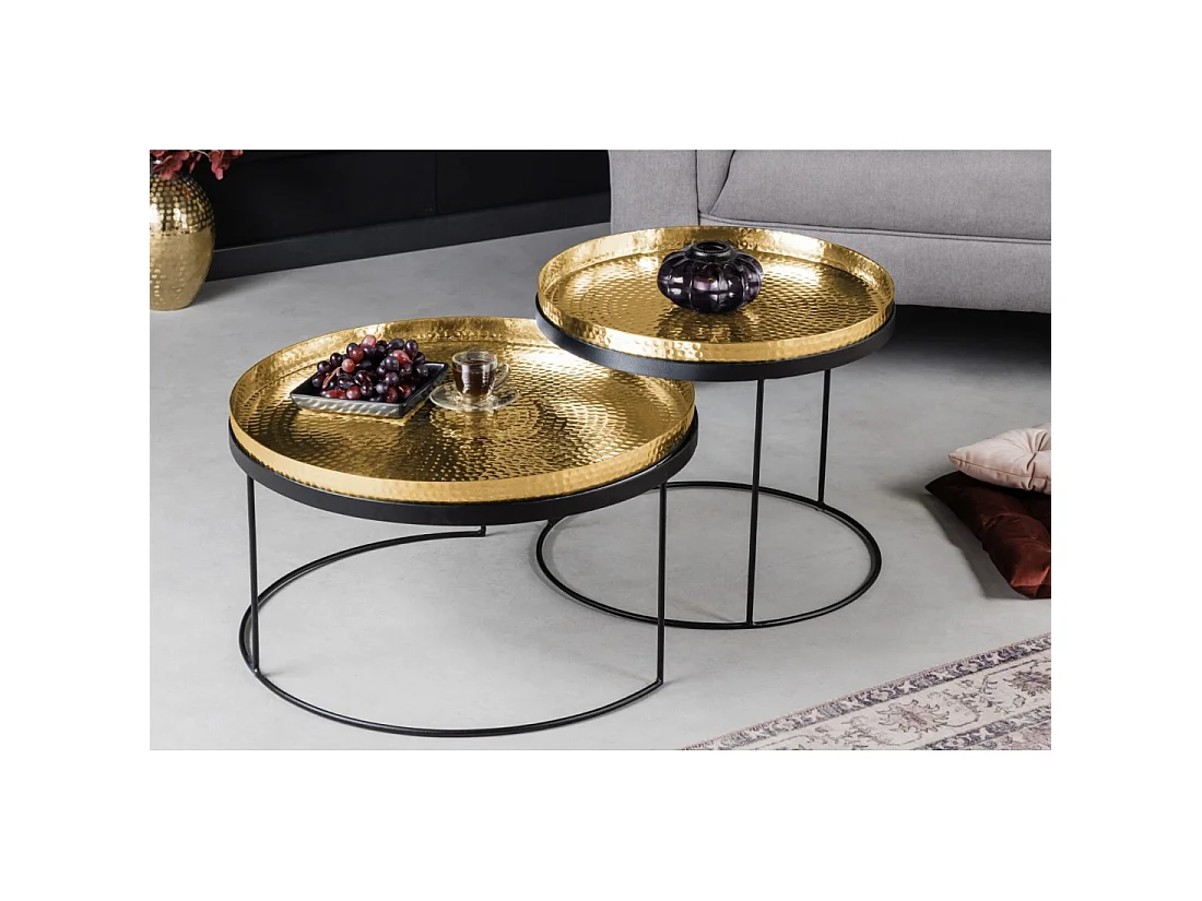 Lage bijzettafels VORTEX goud aluminium – set van 2 ronde tafels met gehamerd effect