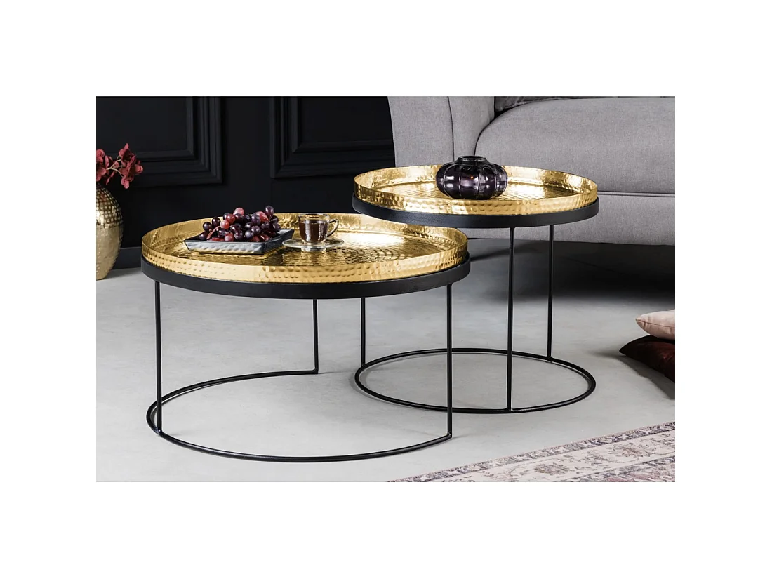 Lage bijzettafels VORTEX goud aluminium – set van 2 ronde tafels met gehamerd effect