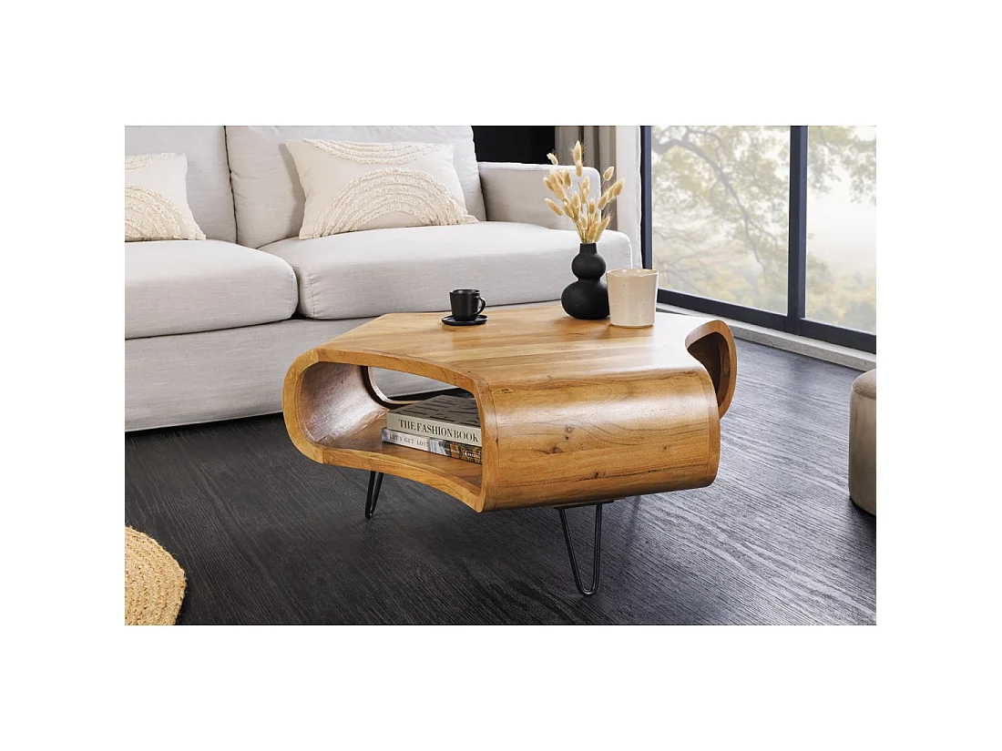Couchtisch NERA 90 cm aus massivem Akazienholz mit Ablage und schwarzen Metallbeinen – Retro-Industriestil