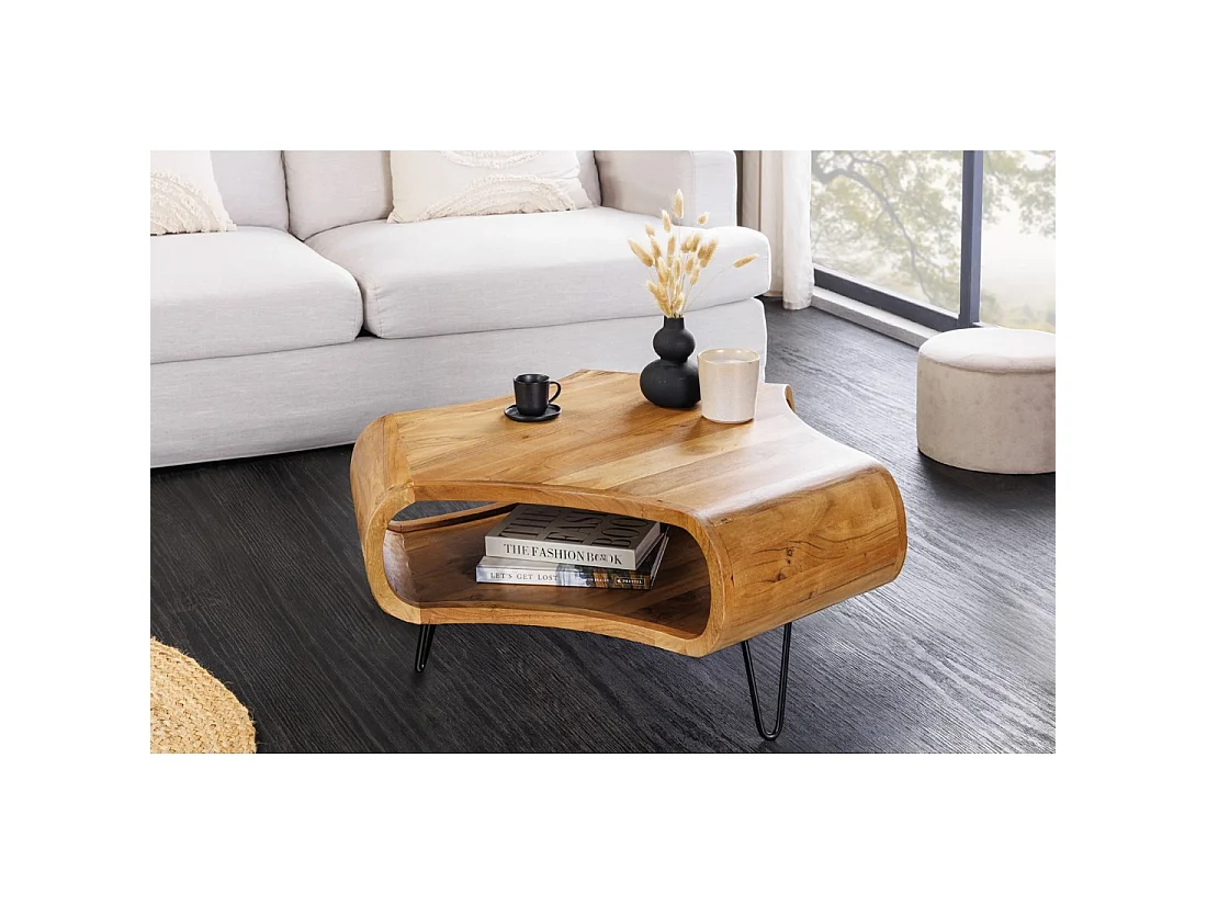 Couchtisch NERA 90 cm aus massivem Akazienholz mit Ablage und schwarzen Metallbeinen – Retro-Industriestil