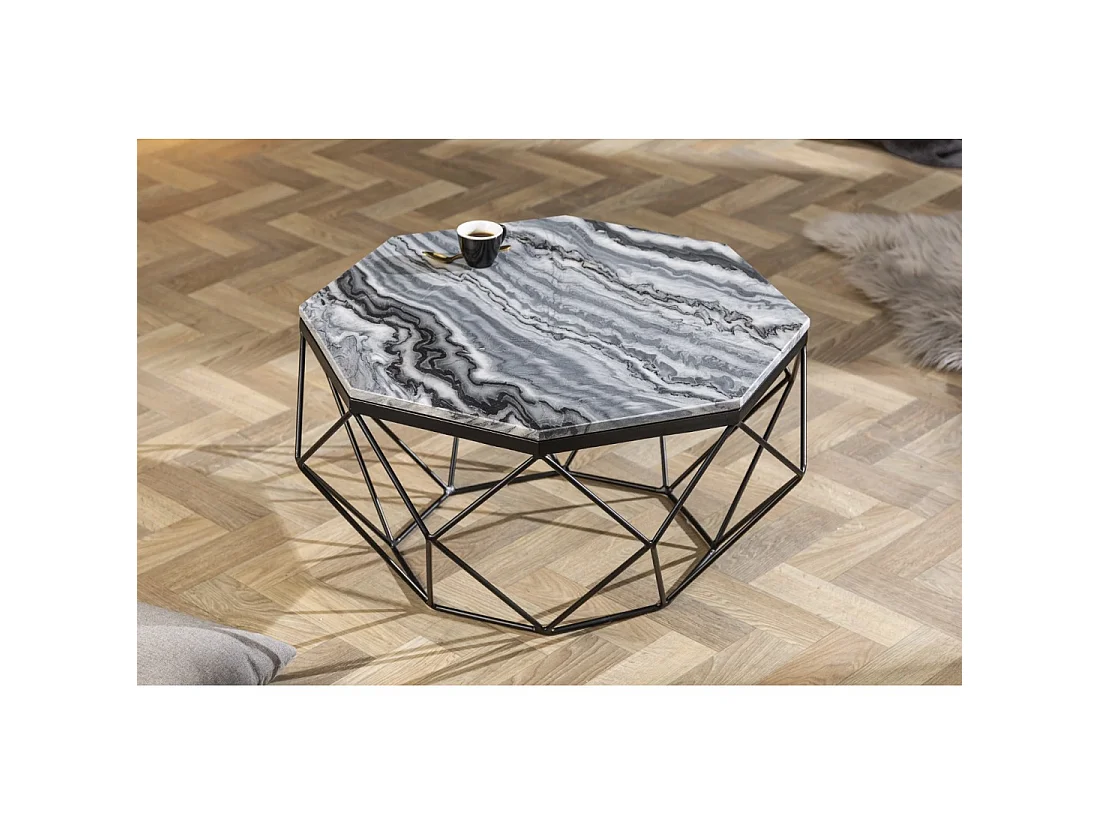 Lage tafel NEXORA 70 cm in grijs marmer en zwart metaal met geometrisch ontwerp