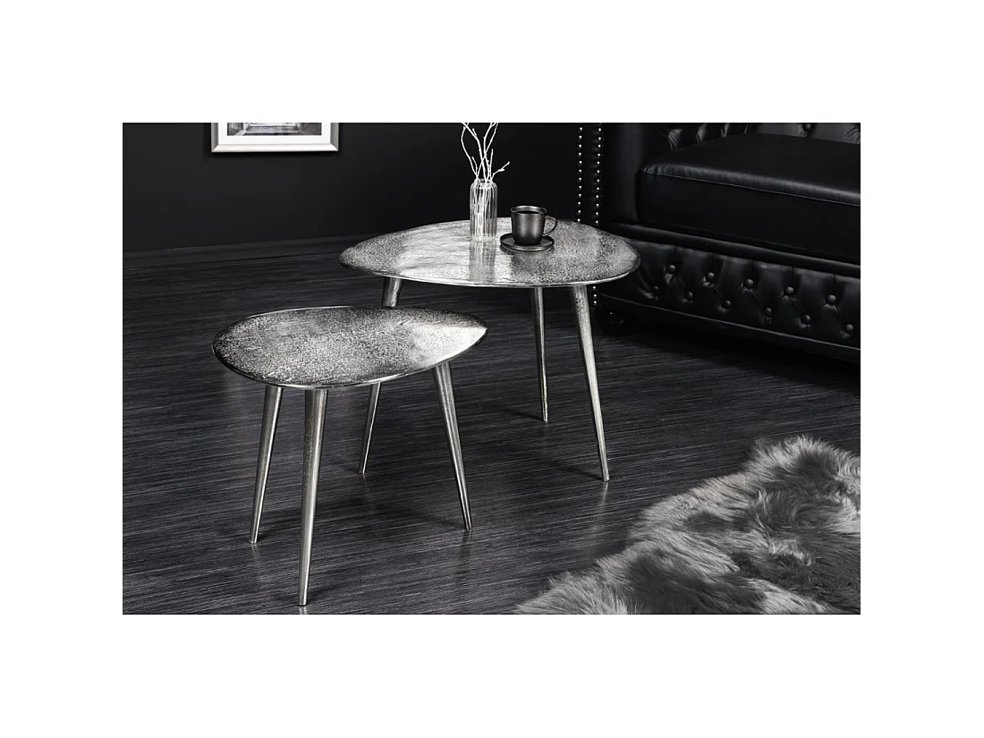 Tables basses gigognes VORTEX argentées en aluminium – lot de 2 tables design asymétriques