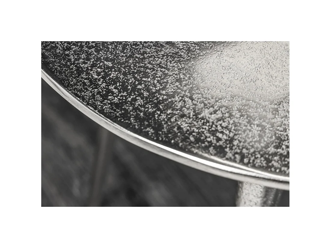 Tables basses gigognes VORTEX argentées en aluminium – lot de 2 tables design asymétriques