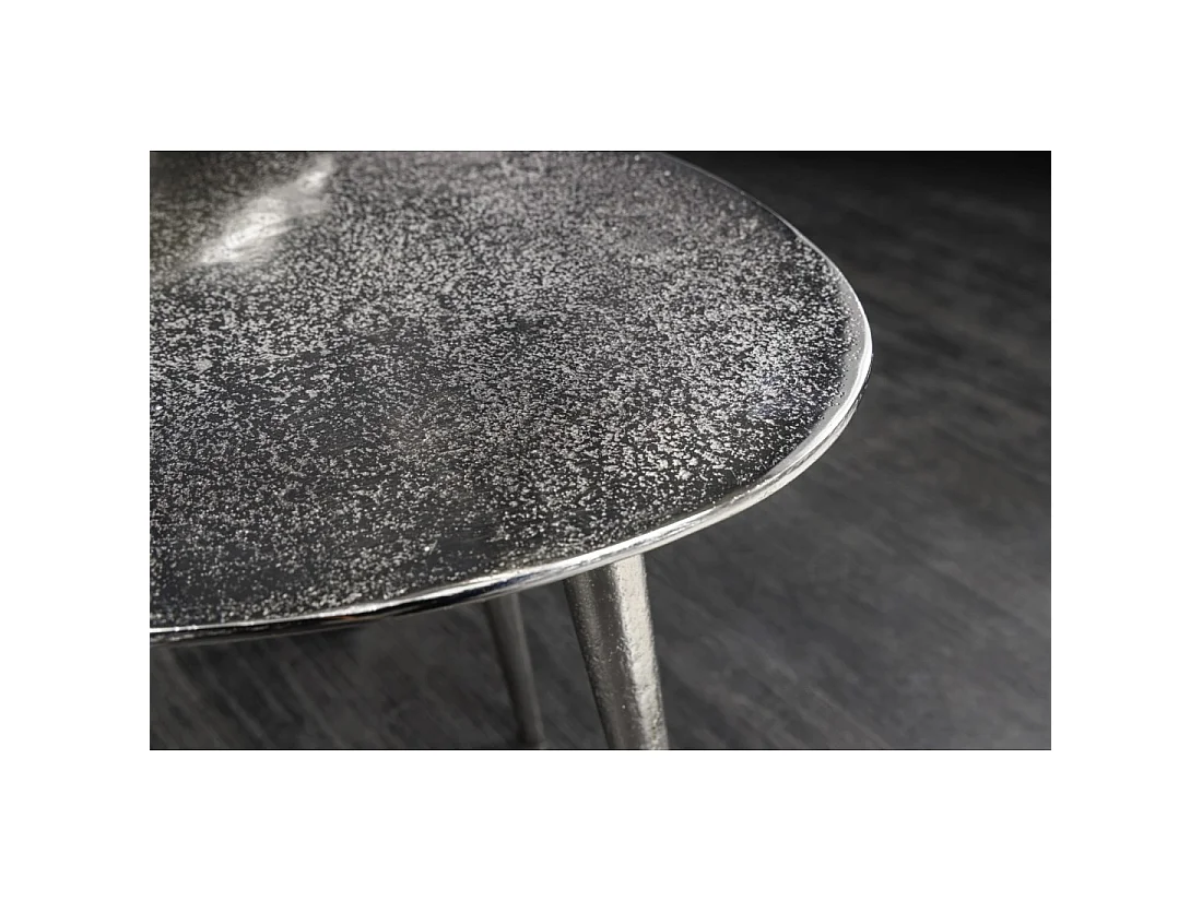 Tables basses gigognes VORTEX argentées en aluminium – lot de 2 tables design asymétriques