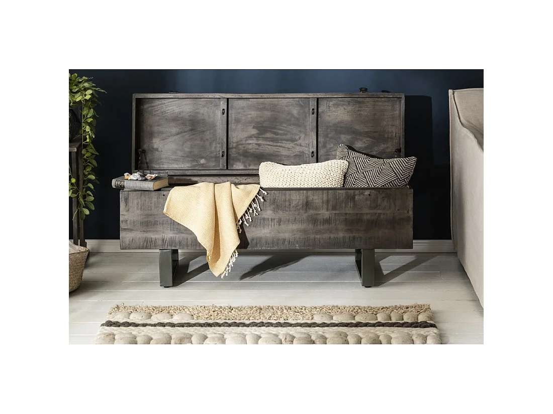 Mesa baja o banco baúl MERAX 115 cm gris en madera maciza y metal estilo industrial