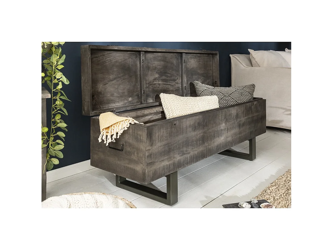 Mesa baja o banco baúl MERAX 115 cm gris en madera maciza y metal estilo industrial