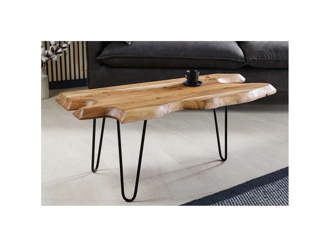 Table basse RIVET aus massivem Akazienholz in organischer Form und schwarzem Metall – natürliches Industriedesign