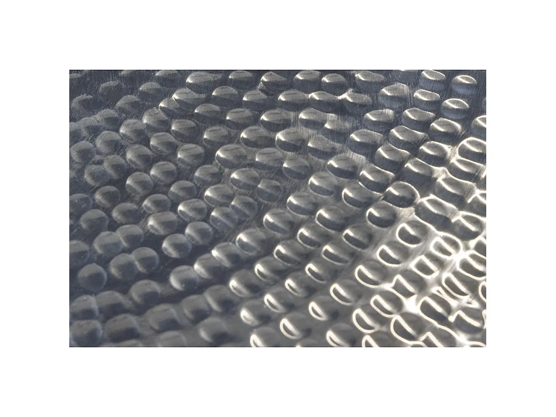 Tables basses gigognes VORTEX argentées aluminium – lot de 2 tables rondes design effet martelé