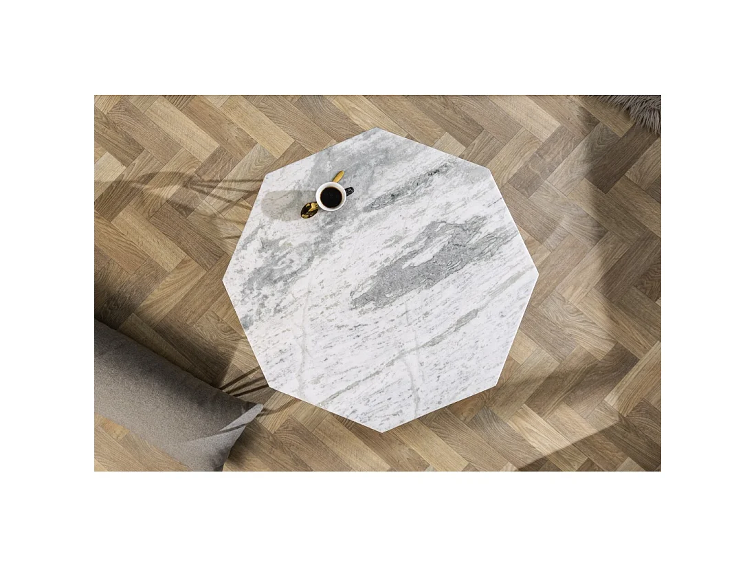 Couchtisch NEXORA 70 cm aus weißem Marmor und Metall mit Messing-Finish im geometrischen Design
