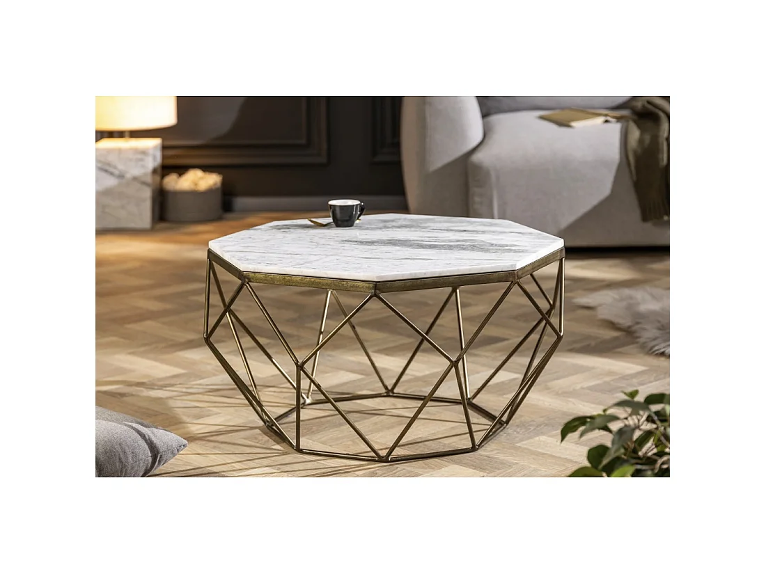 Couchtisch NEXORA 70 cm aus weißem Marmor und Metall mit Messing-Finish im geometrischen Design