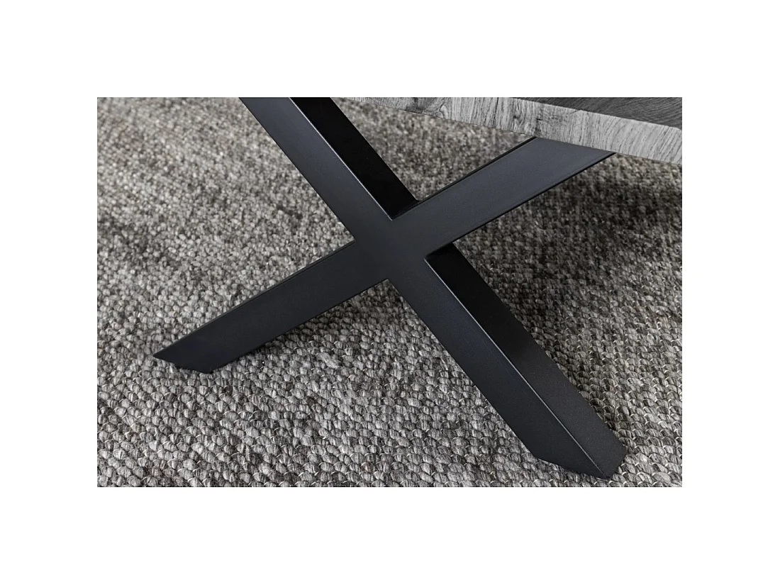 Mesa baja RIVET efecto madera gris y patas metálicas negras en X – mesa de diseño industrial moderno