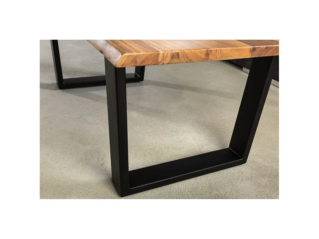 Table basse ARKAYA 120 cm en bois d'acacia massif avec pieds en métal noir en forme de U