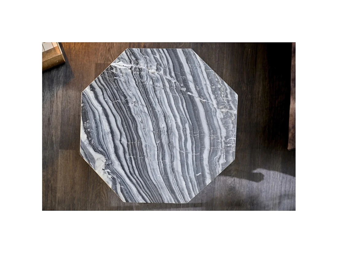 Mesa baja NEXORA 50 cm en mármol gris y metal negro diseño geométrico