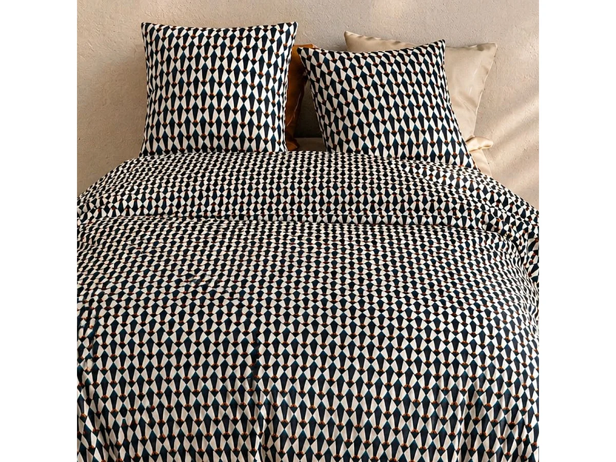 Parure housse de couette 260x240cm + 2 taies motif géométrique bleu nuit 100% coton - NOLANE