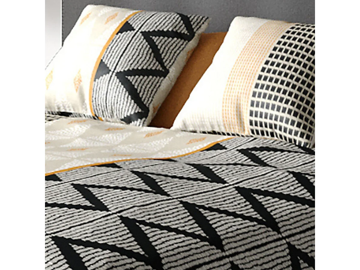 Parure housse de couette 240x220cm + 2 taies motif ethnique beige et noir 100% coton - DIANA