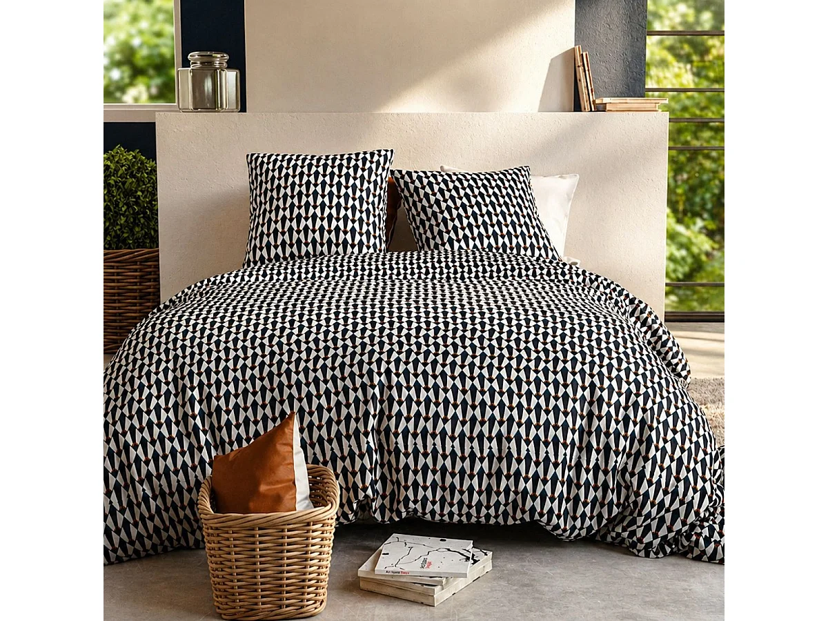 Parure housse de couette 240x220cm + 2 taies motif géométrique bleu nuit 100% coton - NOLANE