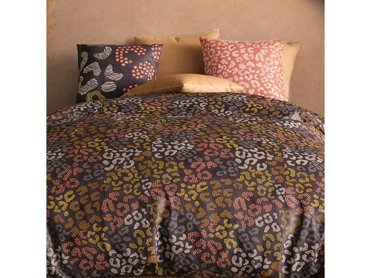 Parure housse de couette 240x220cm + 2 taies motif graphique brun et corail 100% coton - LILWEN