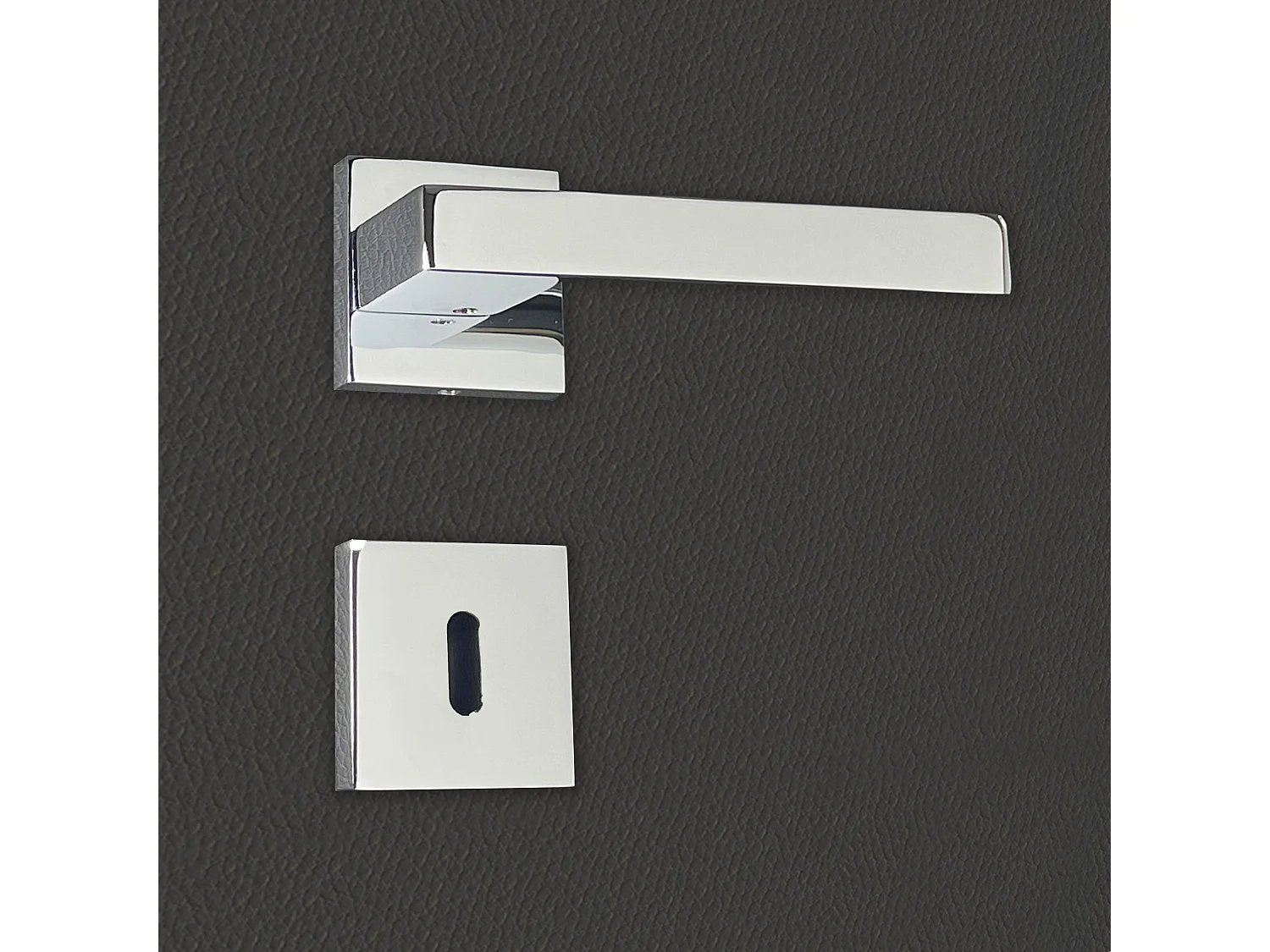 Poignée de porte design à clé finition aspect chrome brillant Alda - KATCHMEE - KatchMee
