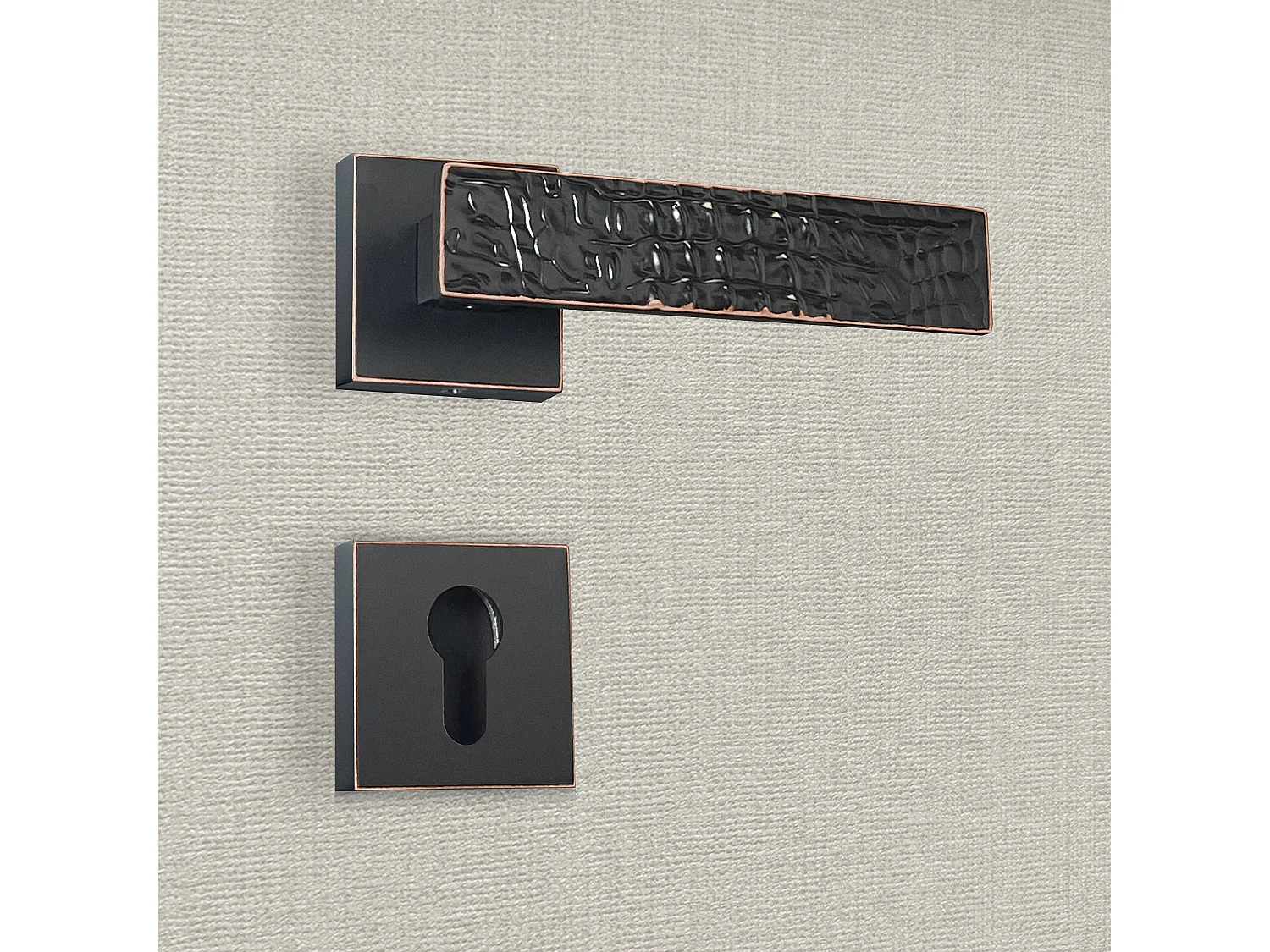 Poignée de porte design à cylindre finition aspect cuir patiné noir Perla - KATCHMEE - KatchMee