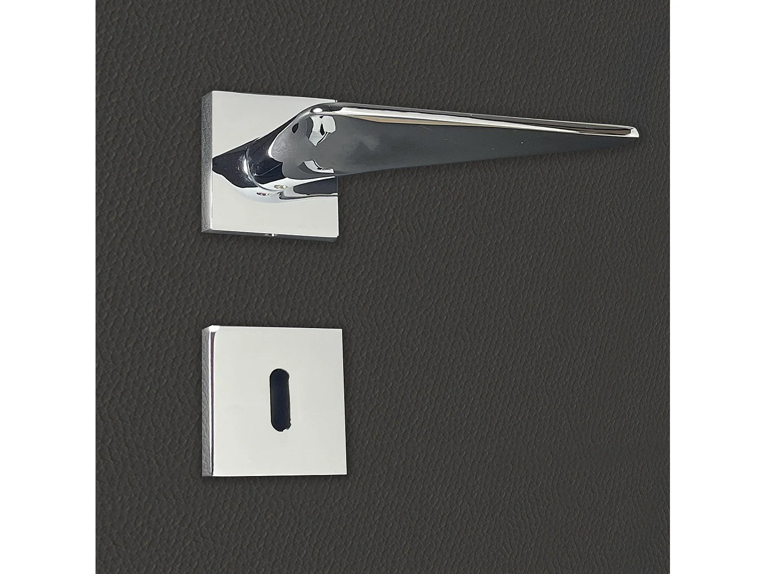 Poignée de porte design à clé finition aspect chrome brillant Andrea - KATCHMEE - KatchMee
