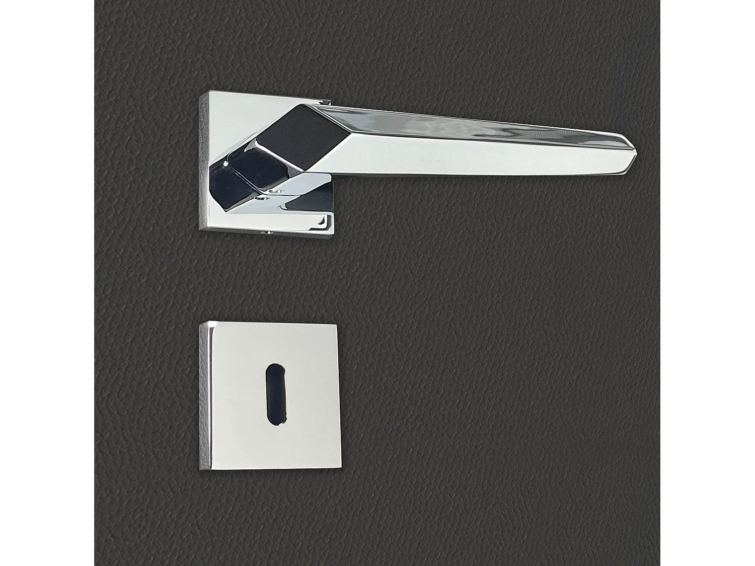 Poignée de porte design à clé finition aspect chrome brillant Gilda - KATCHMEE - KatchMee