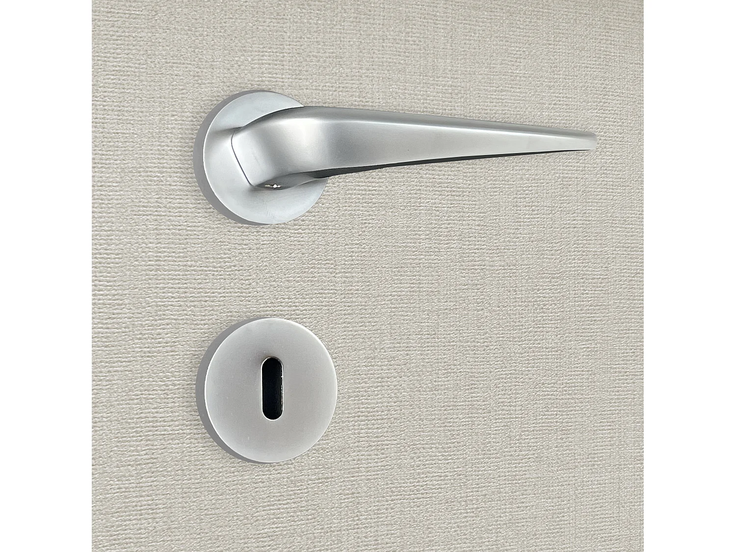 Poignée de porte design à clé finition aspect chrome mat Alissia - KATCHMEE - KatchMee