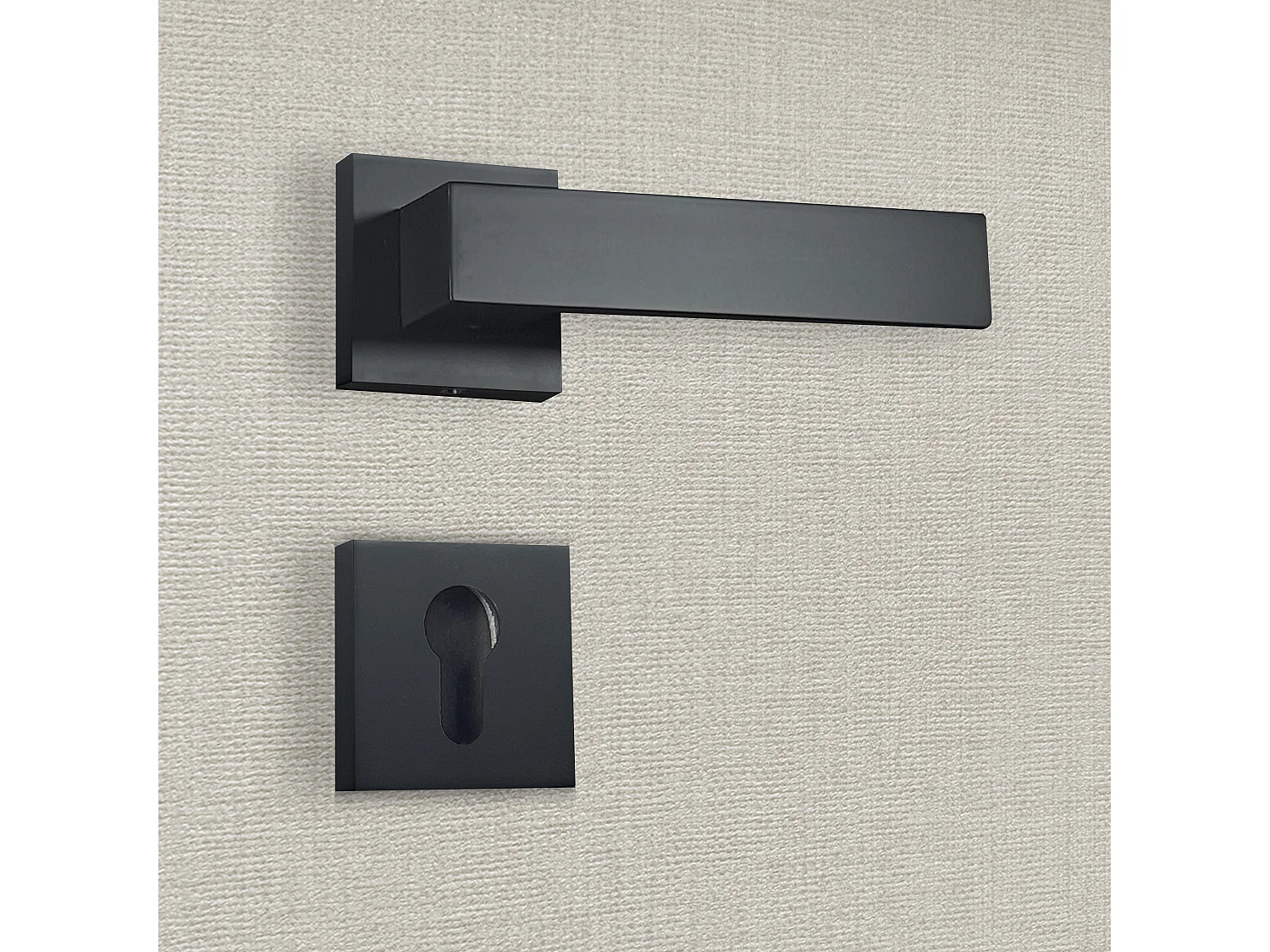 Poignée de porte design à cylindre finition aspect noir mat Paola - KATCHMEE - KatchMee