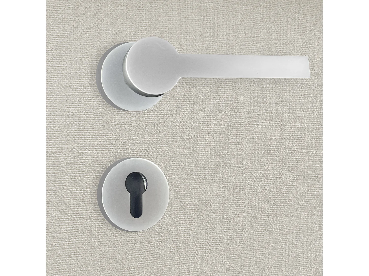 Poignée de porte design à cylindre finition aspect chrome mat Marina - KATCHMEE - KatchMee