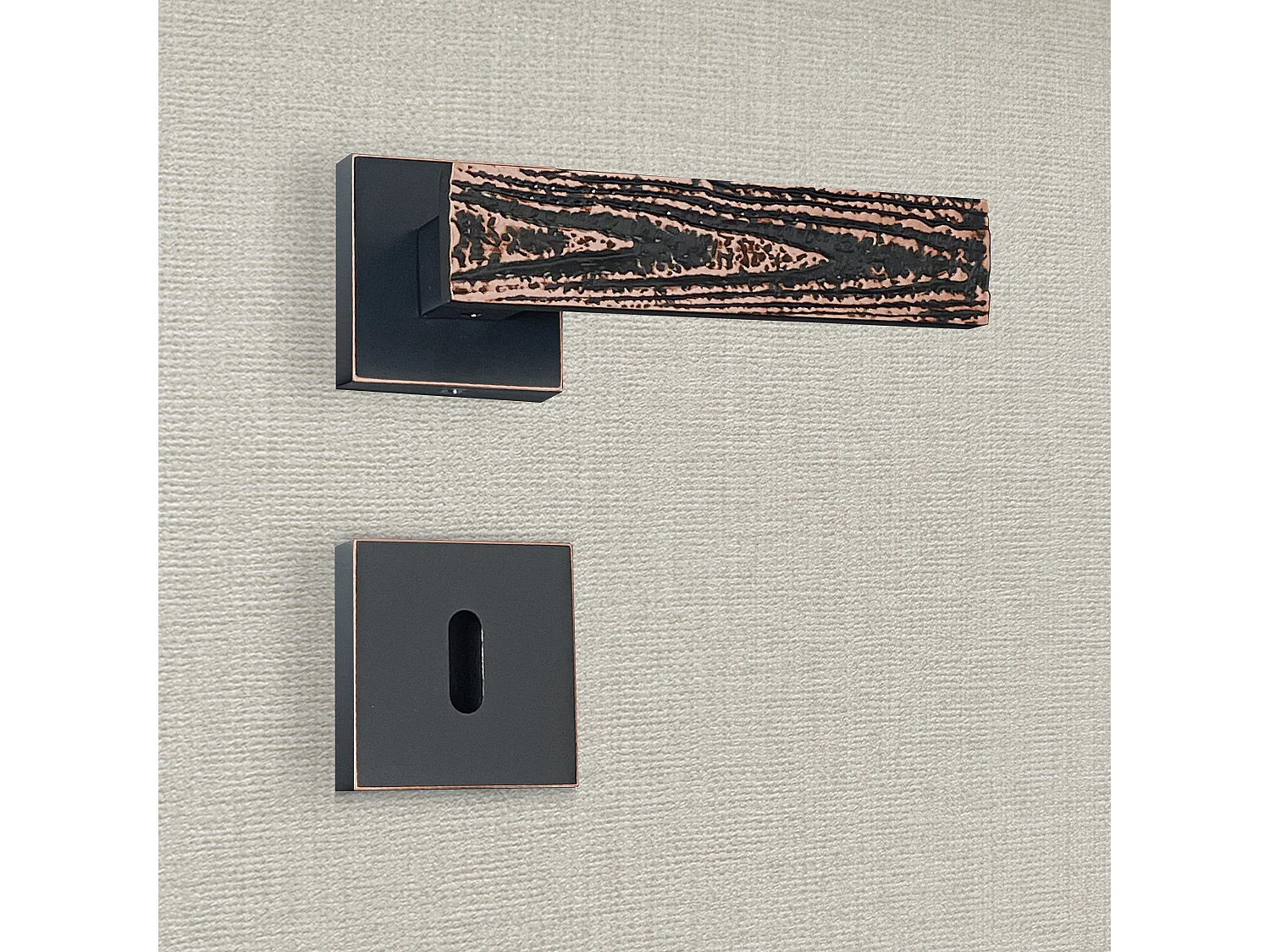 Poignée de porte design à clé finition aspect cuivre patiné noir Flora - KATCHMEE - KatchMee