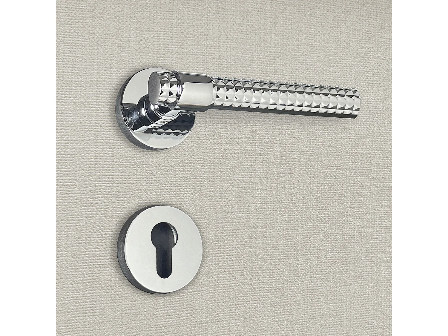 Poignée de porte design à cylindre finition aspect chrome brillant Grazia - KATCHMEE - KatchMee
