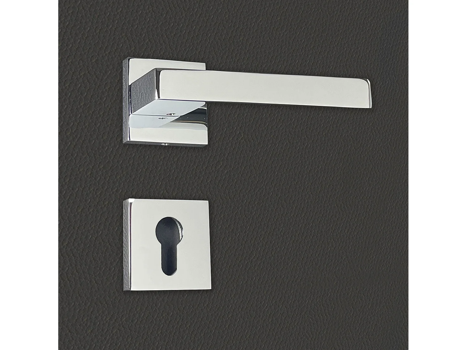 Poignée de porte design à cylindre finition aspect chrome brillant Alda - KATCHMEE - KatchMee