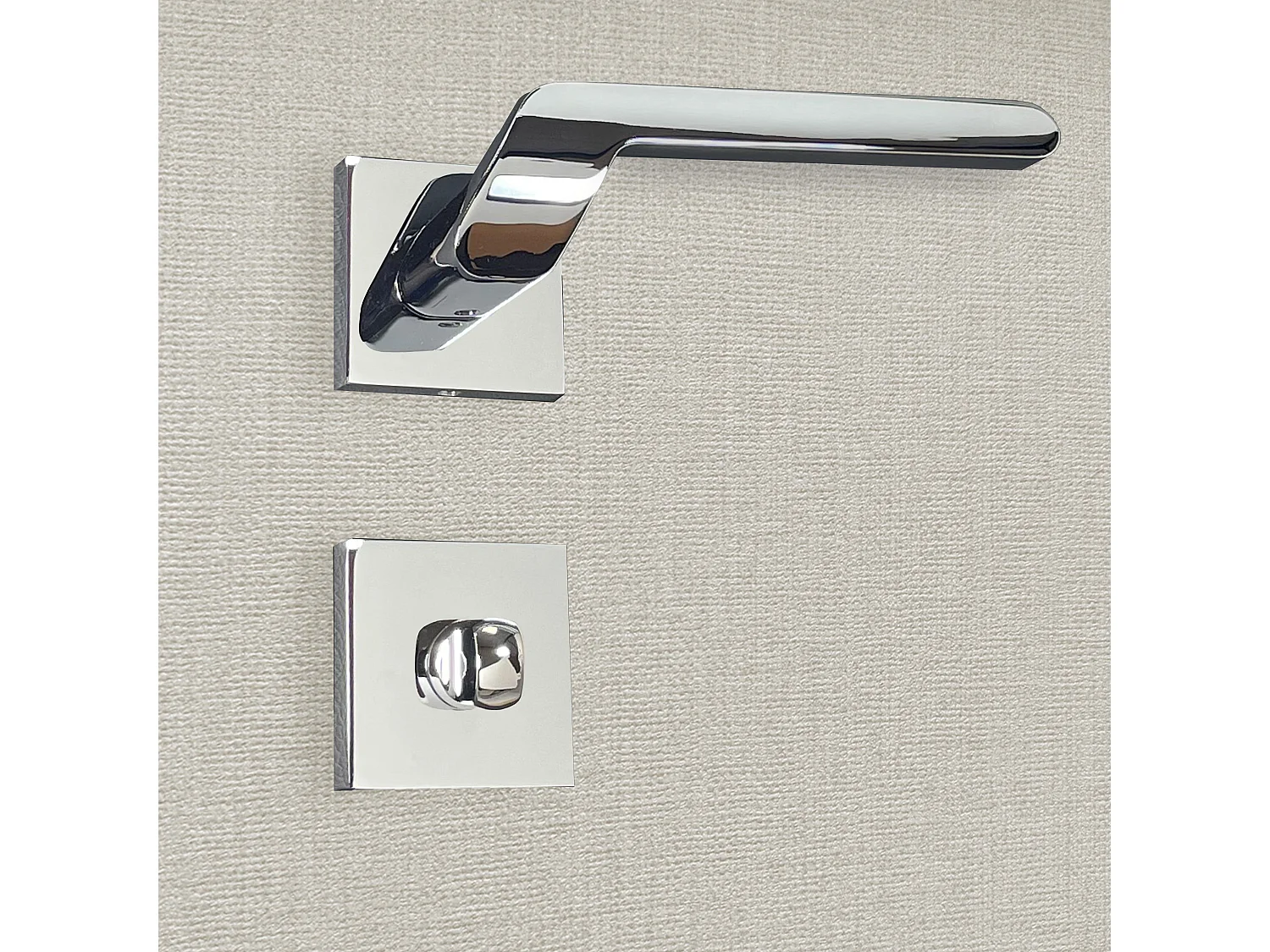 Poignée de porte design à condamnation finition aspect chrome brillant Luana - KATCHMEE - KatchMee