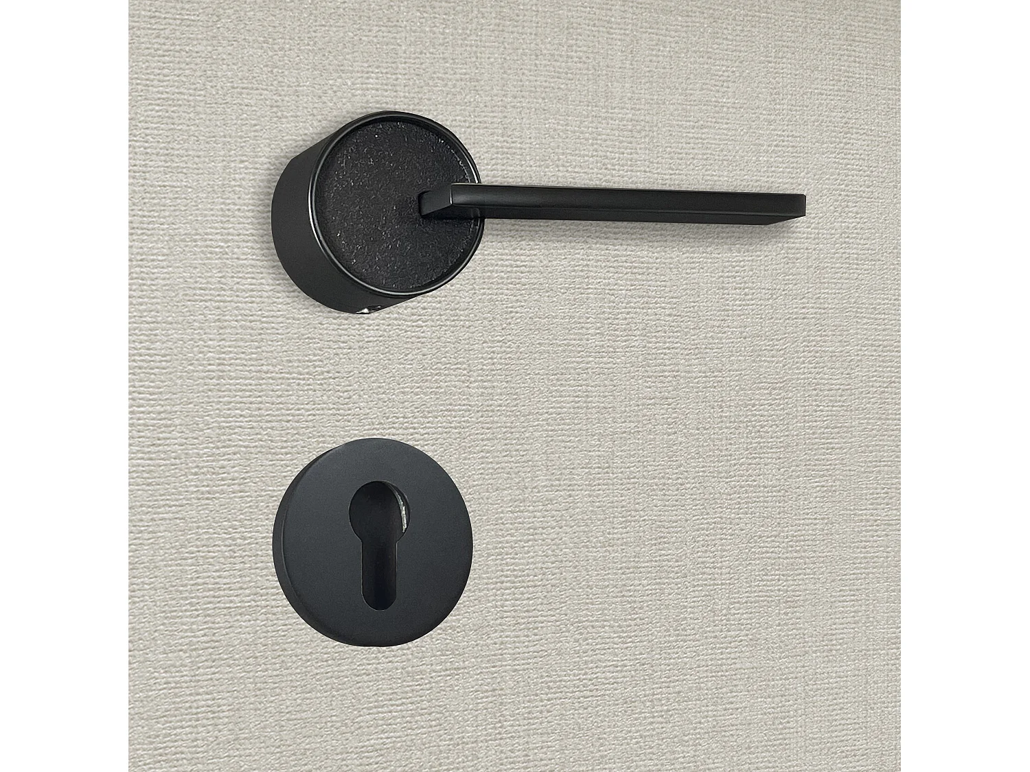 Poignée de porte design à cylindre finition aspect noir mat Alma - KATCHMEE - KatchMee
