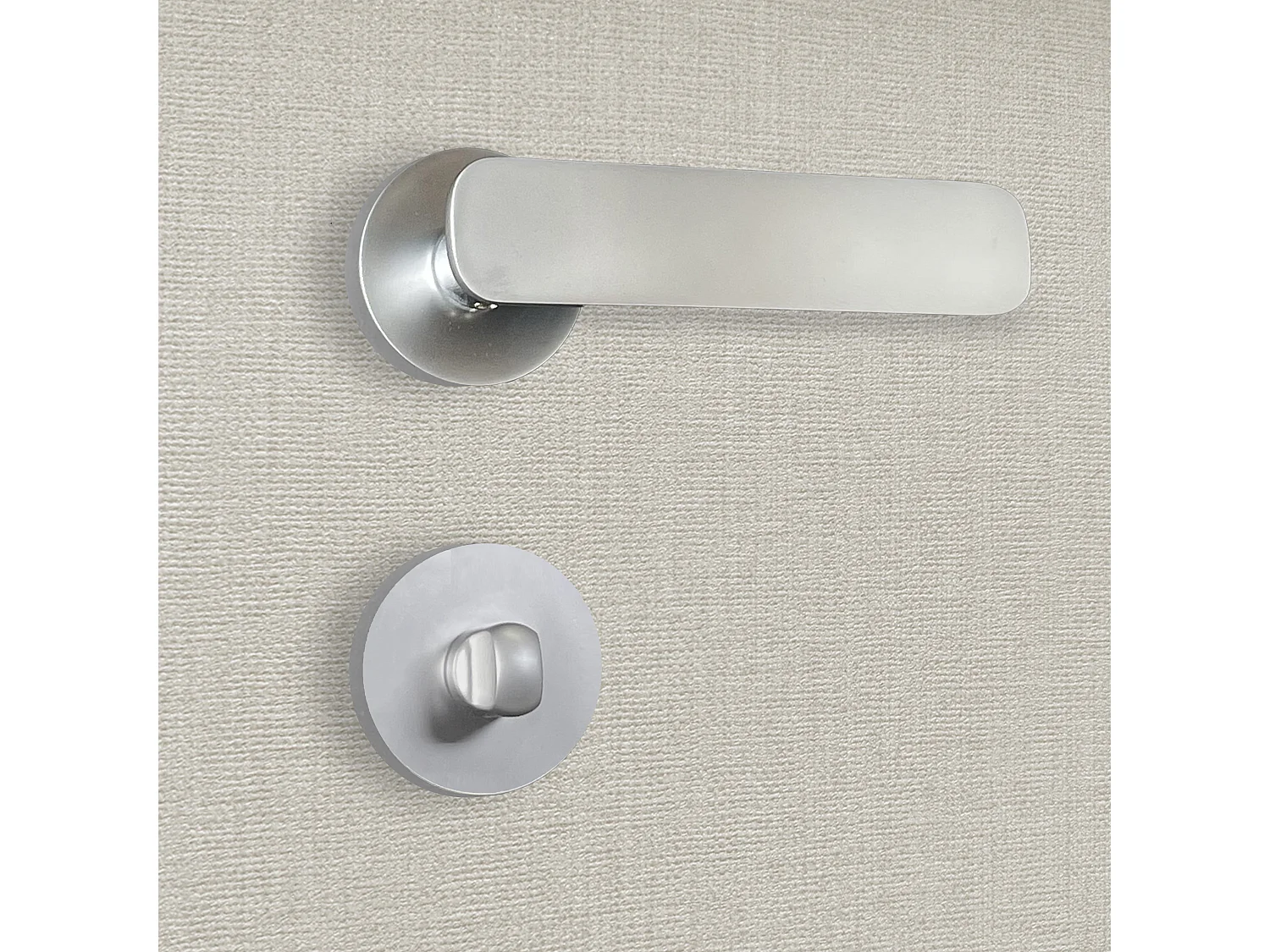 Poignée de porte design à condamnation finition aspect chrome mat Eva - KATCHMEE - KatchMee