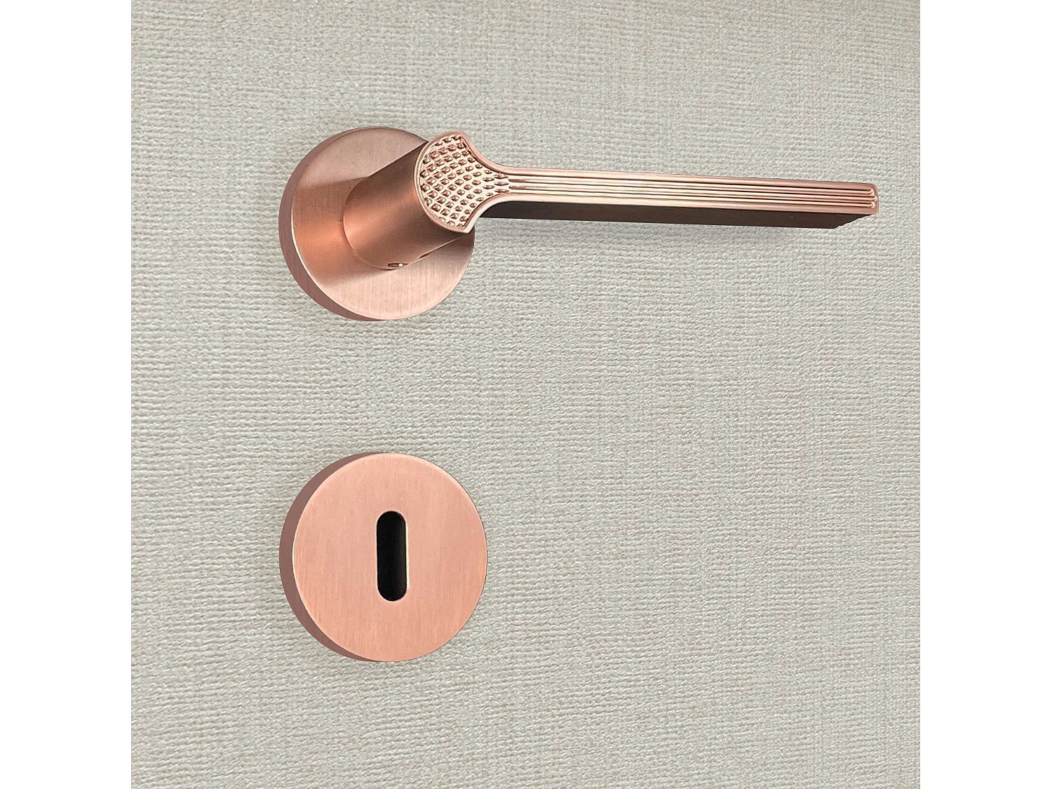 Poignée de porte design à clé finition aspect or rose Cristina - KATCHMEE - KatchMee