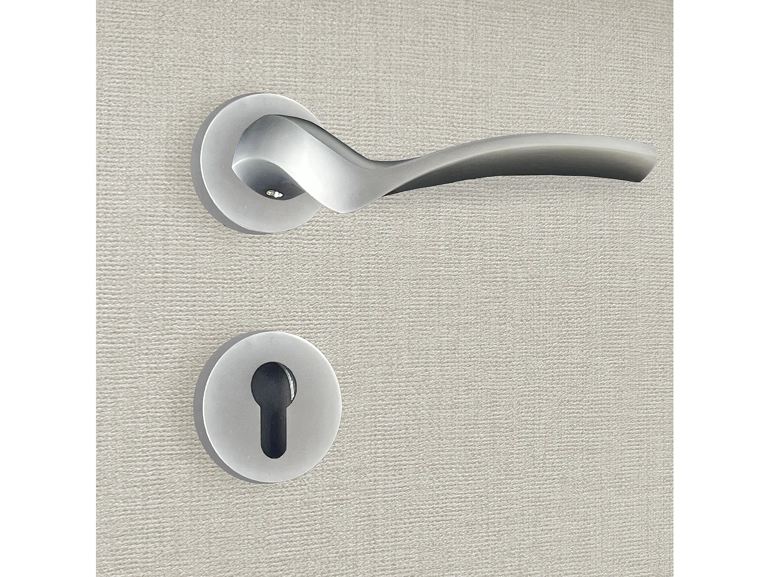Poignée de porte design à cylindre finition aspect chrome mat Carla - KATCHMEE - KatchMee