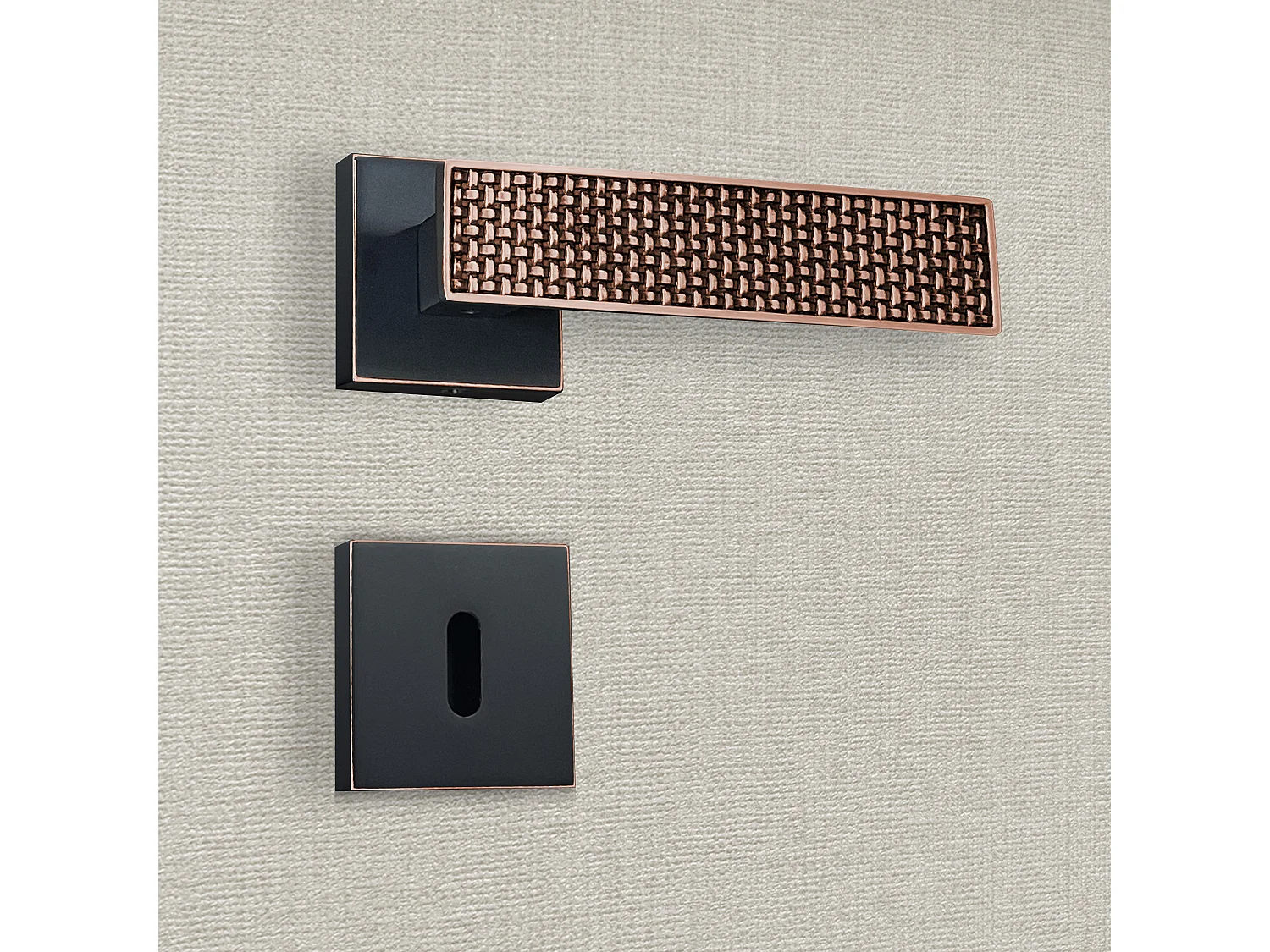 Poignée de porte design à clé finition aspect cuivre patiné noir Amalia - KATCHMEE - KatchMee