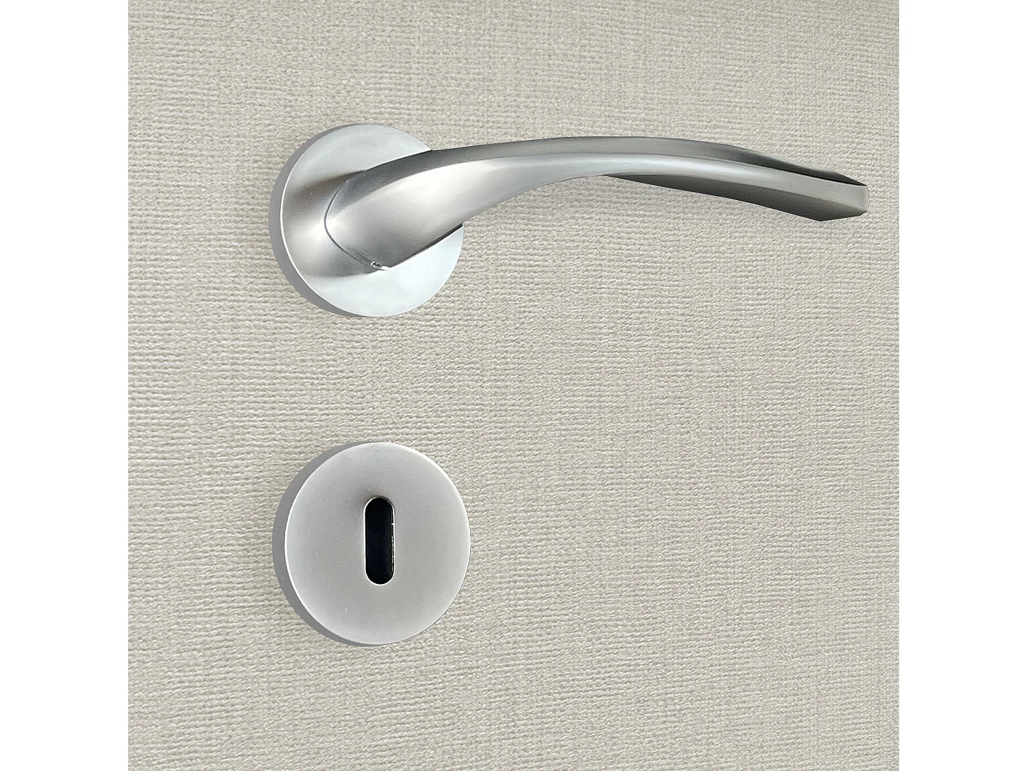 Poignée de porte design à clé finition aspect chrome mat Flavia - KATCHMEE - KatchMee