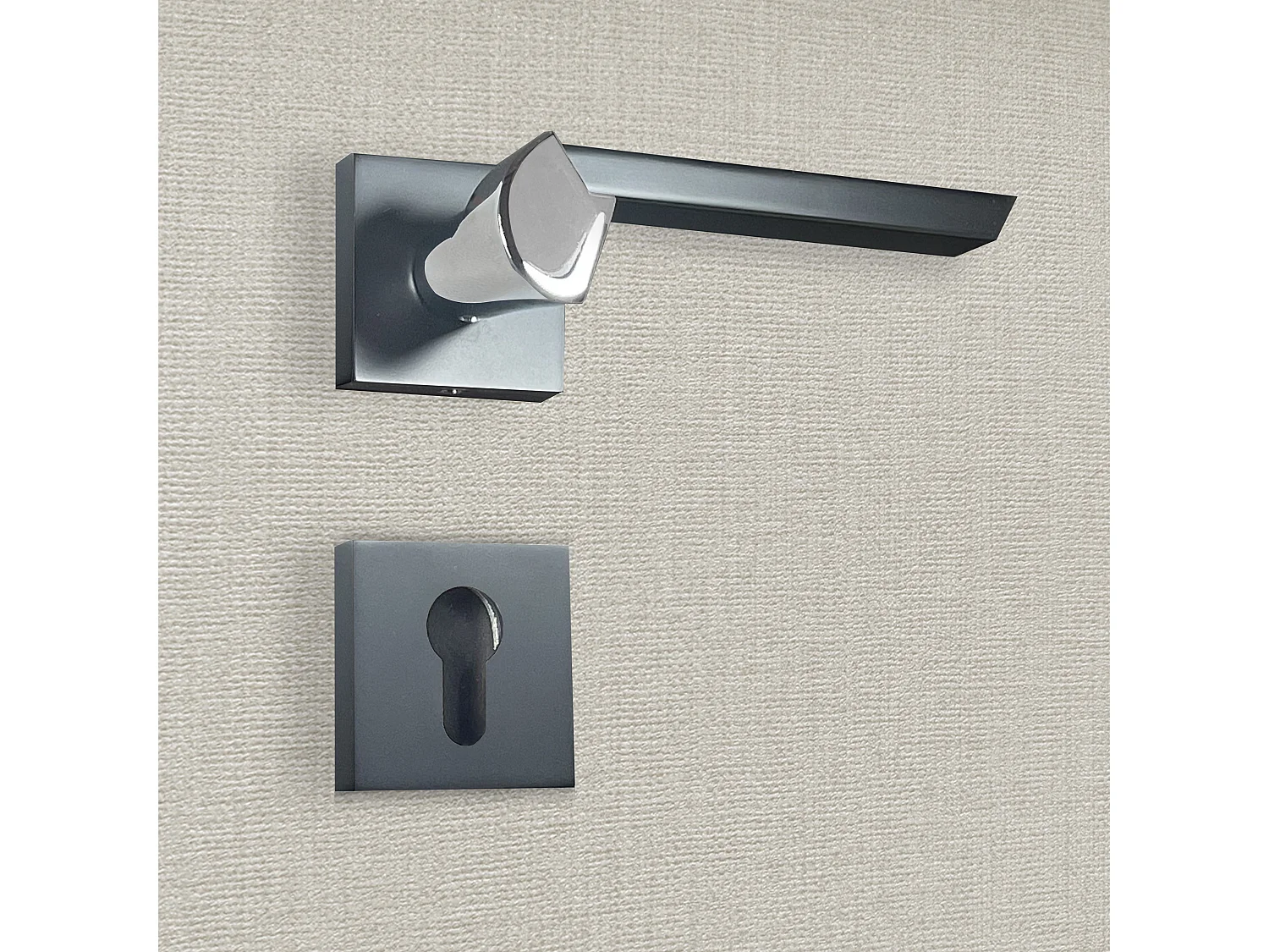 Poignée de porte design à cylindre finition aspect noir et chrome brillant Melissa - KATCHMEE - KatchMee