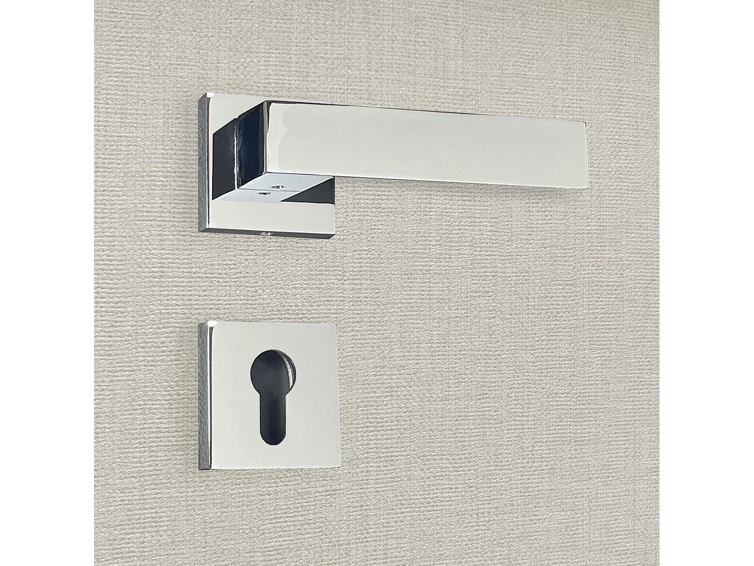 Poignée de porte design à cylindre finition aspect chrome mat Europa - KATCHMEE - KatchMee