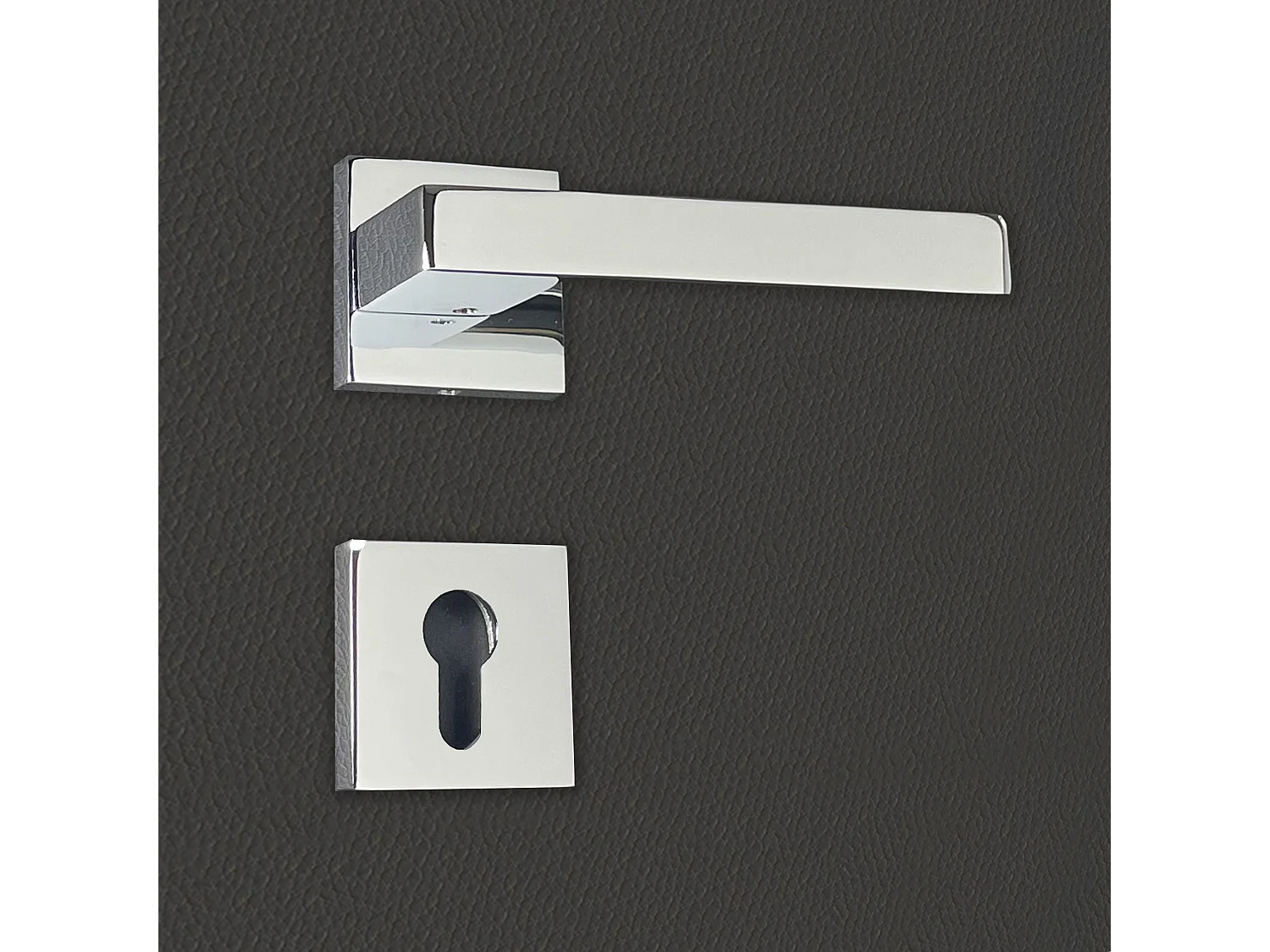 Poignée de porte design à cylindre finition aspect chrome mat Europa - KATCHMEE