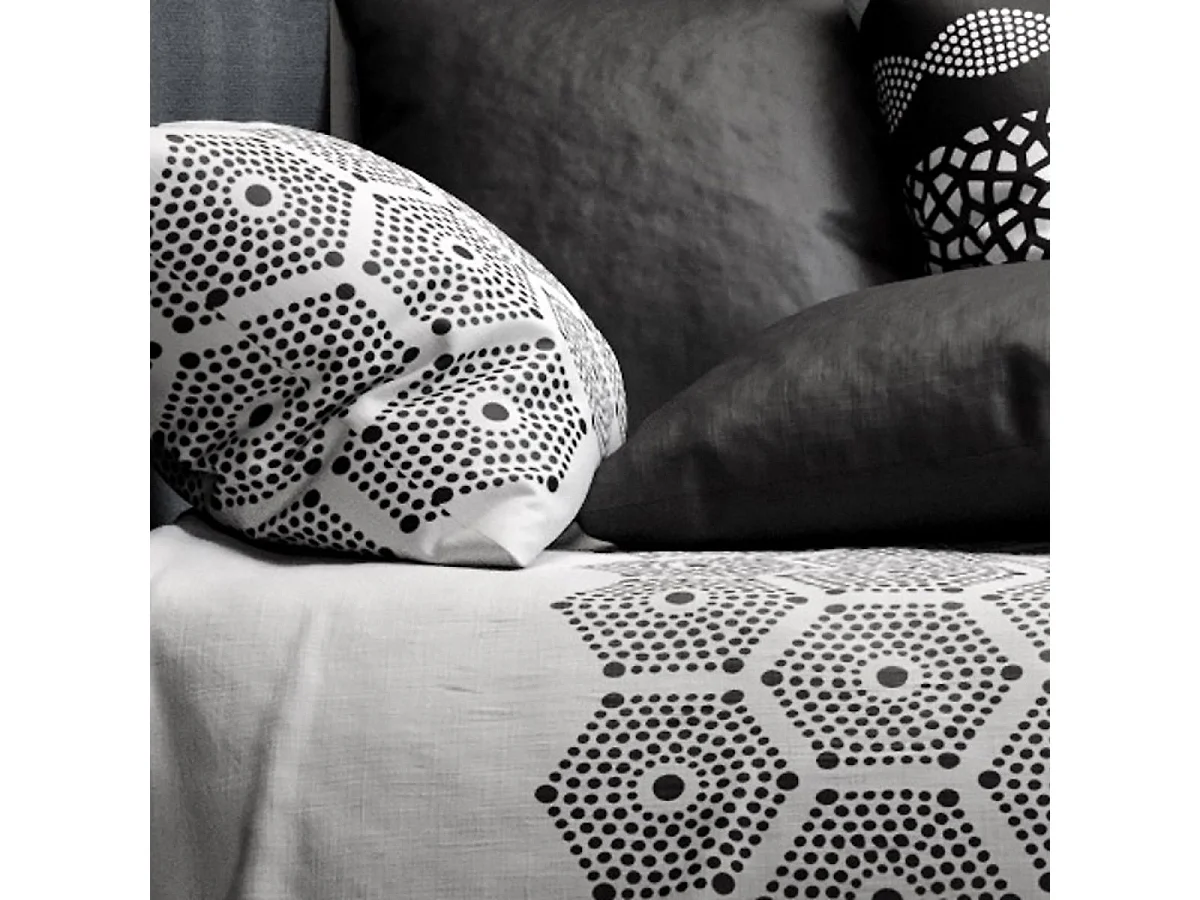 Parure housse de couette 240x220cm + 2 taies motif graphique gris perle et noir 100% coton - NAZIM