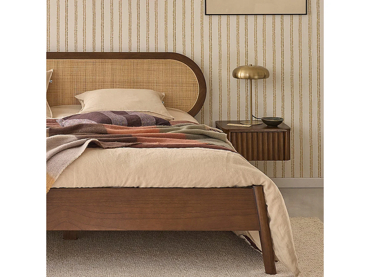 Cama de madera de mindi y mimbre de 180 cm con somier