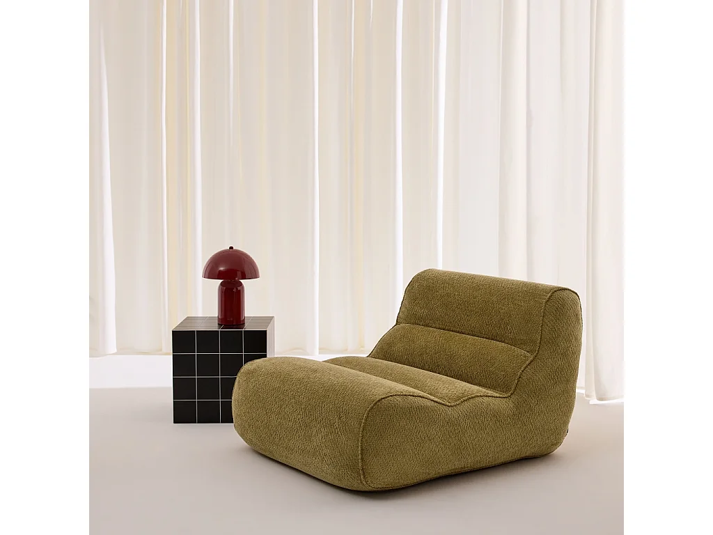 Sillón envasado al vacío de tela chenilla verde oliva
