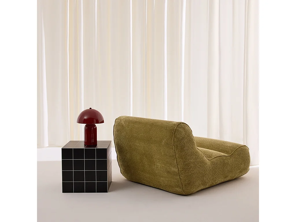 Sillón envasado al vacío de tela chenilla verde oliva