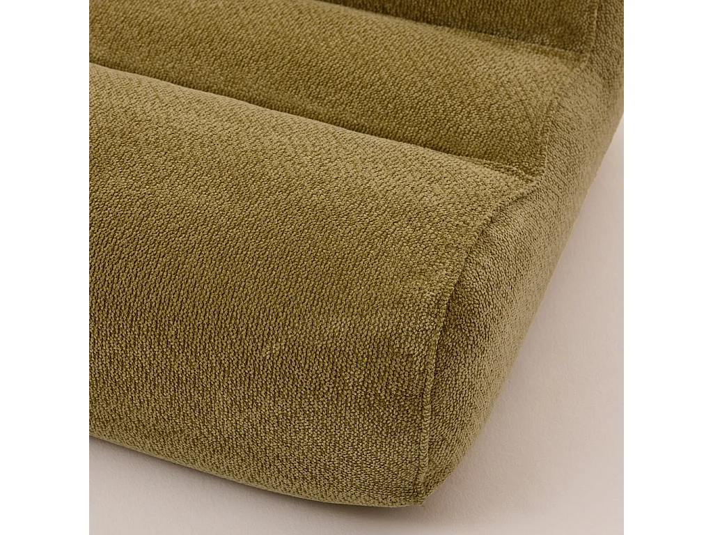 Sillón envasado al vacío de tela chenilla verde oliva