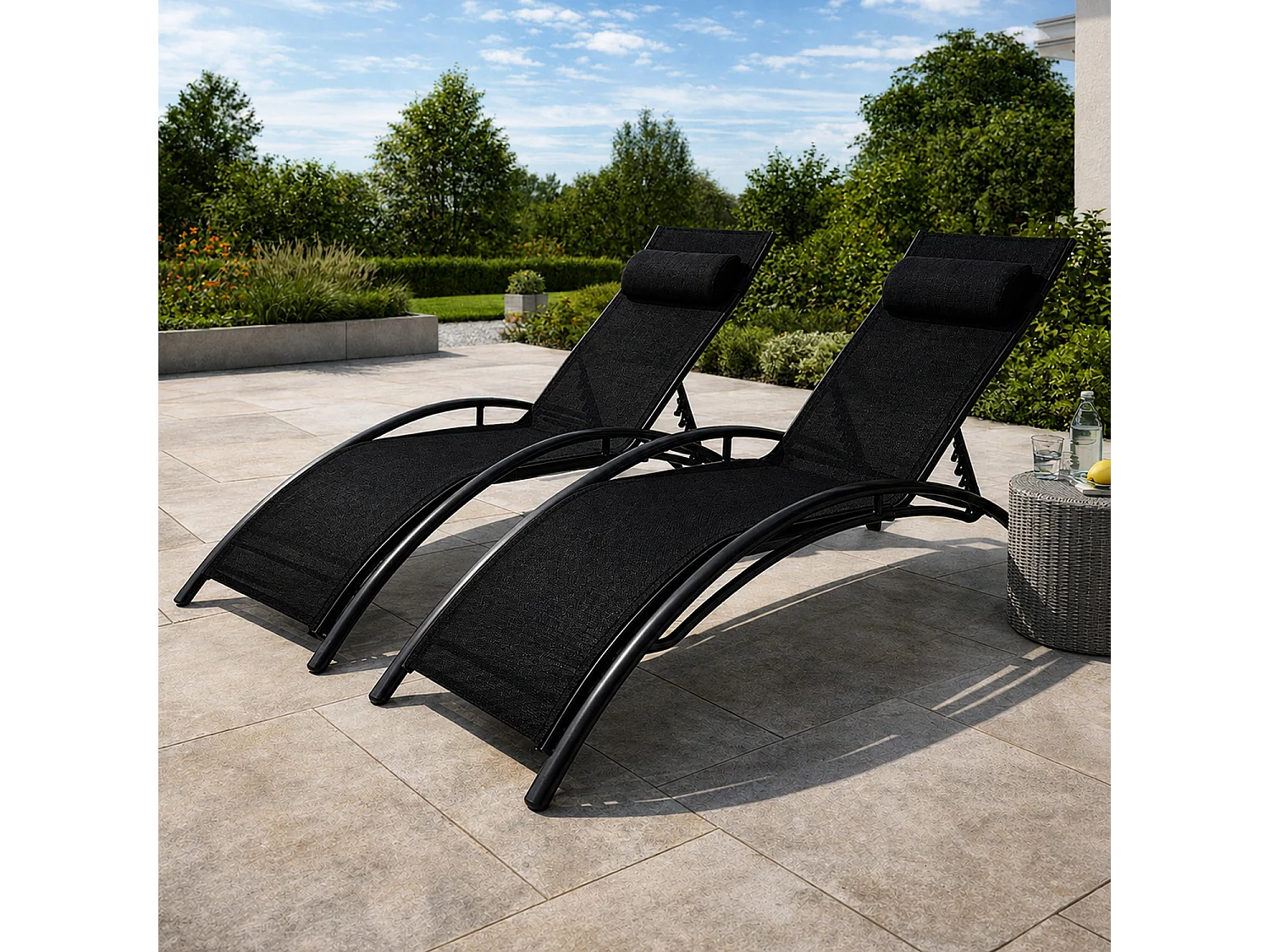 Set 2 Lettini Prendisole Da Terrazza Reclinabili Con Schienale Regolabile 5 Posizioni In Textilene Traspirante Per Giardino Relax Outdoor 59 x 158 x 81.5 Cm Nero