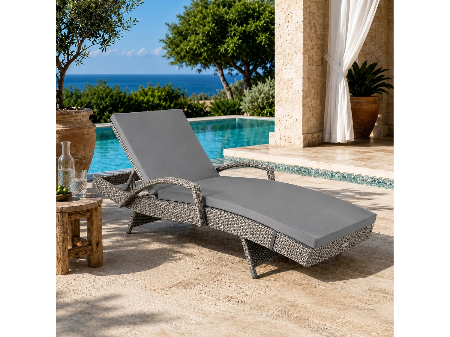 Lettino Relax Da Esterno In Polyrattan Con Braccioli Schienale Reclinabile E Materassino Imbottito Per Giardino Piscina E Terrazza 190 x 62 x 34 Cm Grigio